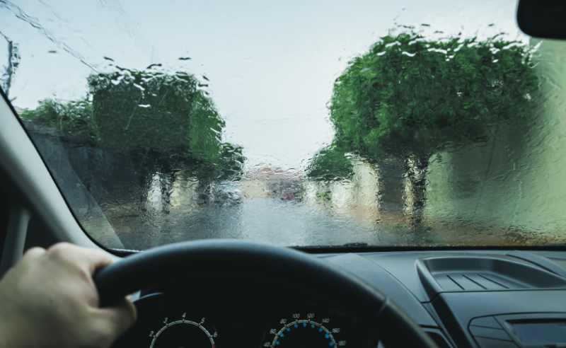 Drive in the Rain Like a Pro: 6 Essential Tips for Mastering Wet Roads